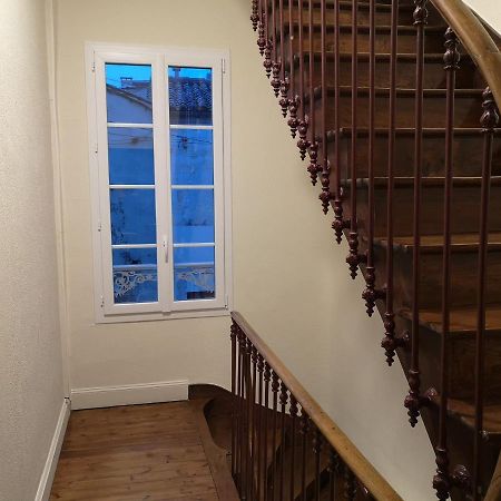 T2 Avec Verriere Situe En Hyper Centre Avec Wifi, Linge, Draps, Savons Et Serviettes Fournis Коньяк Экстерьер фото